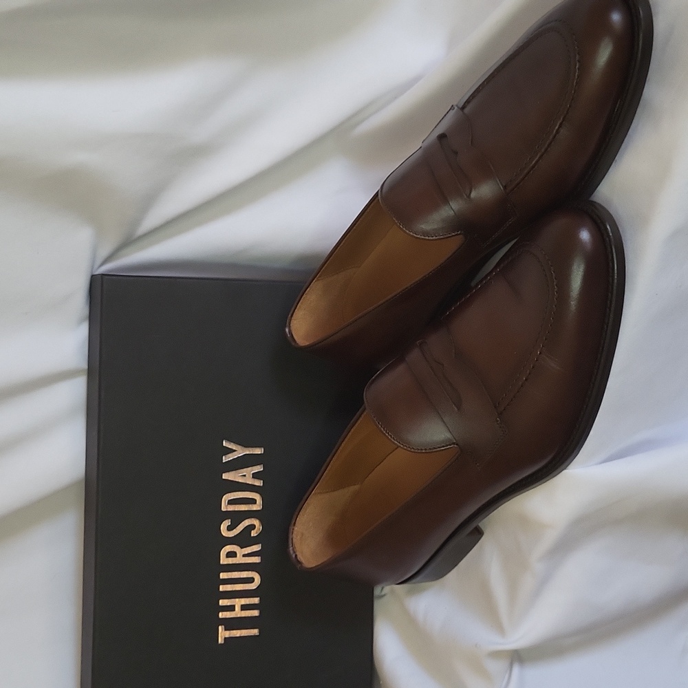Thursday Boot Company Rich Mahogony Loafers sz 9 Like new Only tried on in house